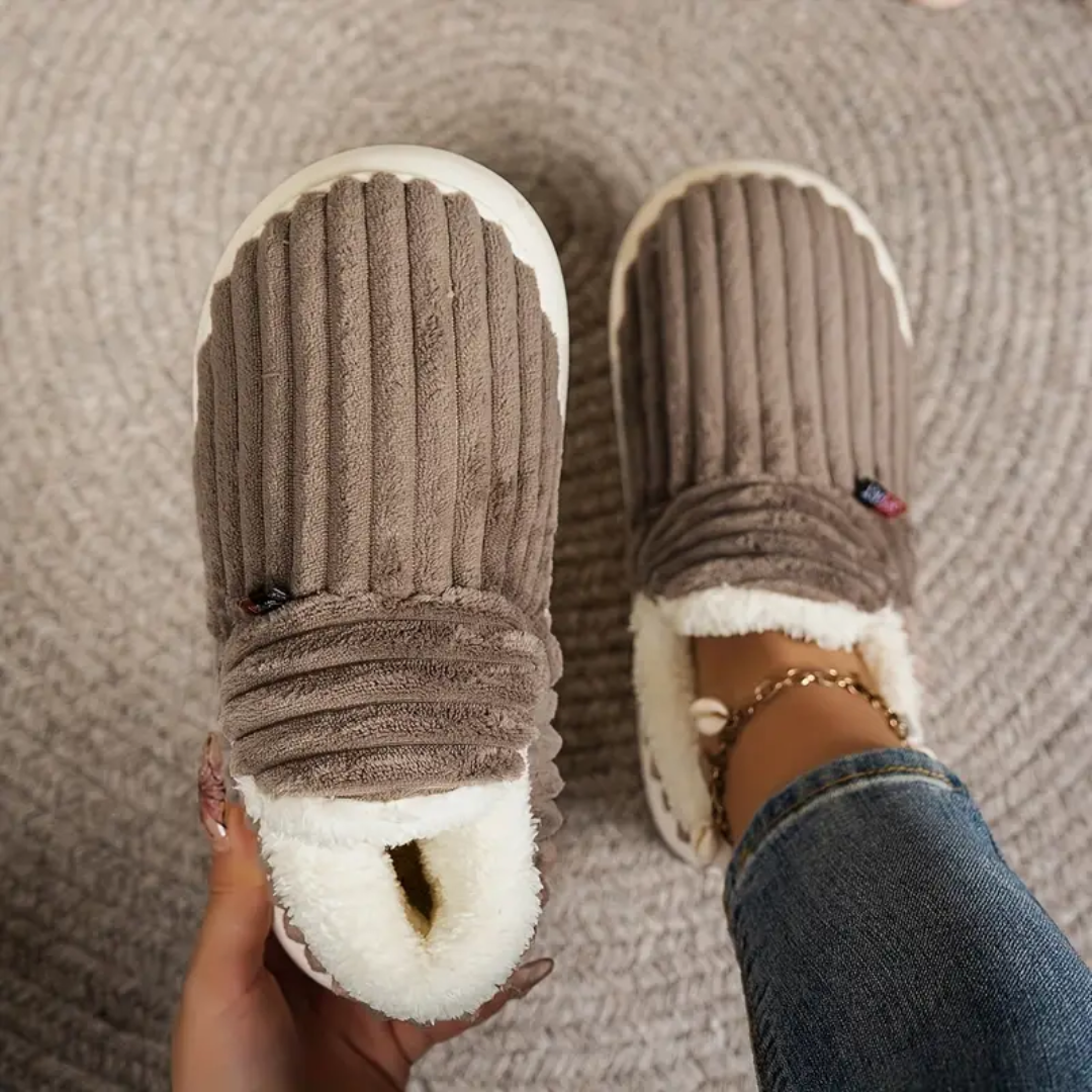 FLEECE COMFORT SLIPPERS