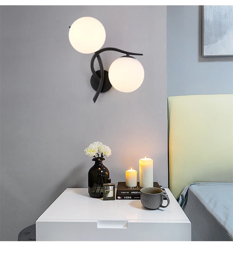 Zwart en Goud Bolvormige Wandlamp