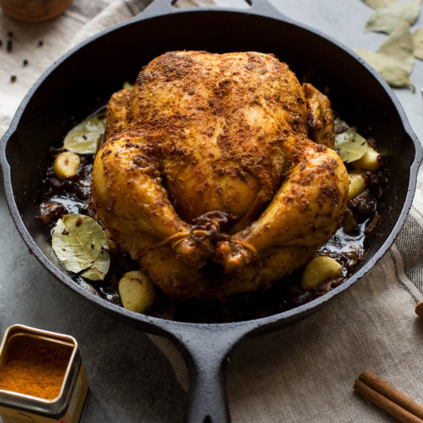 Non stick gietijzeren koekenpan met gietlip