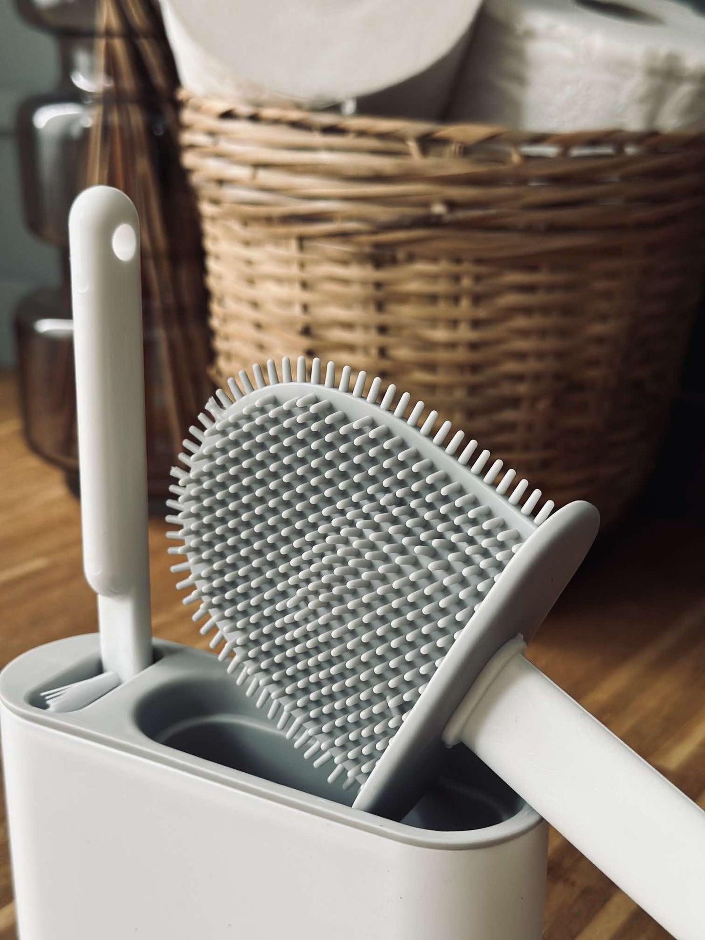 Siliconen toiletborstel voor wandmontage met standaard
