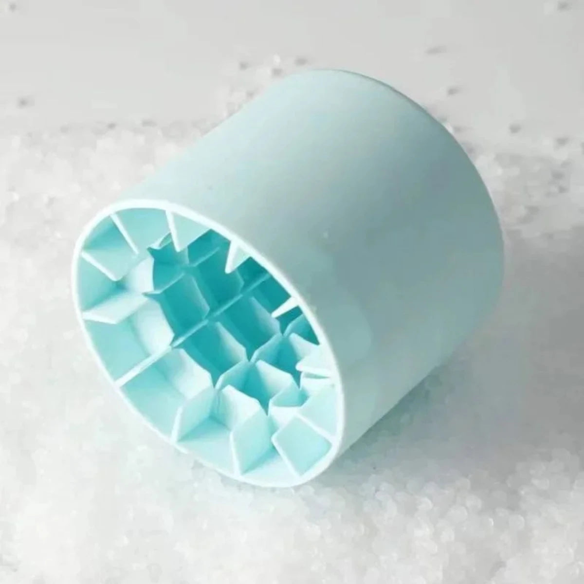 Ijsblokjes maker Cleo Smelt langzaam