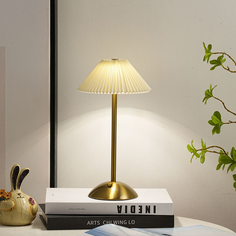 Contemporary Scandinavische Oplaadbare IJzeren Stof Conische Plissé 1-Licht Tafellamp Voor Bedside