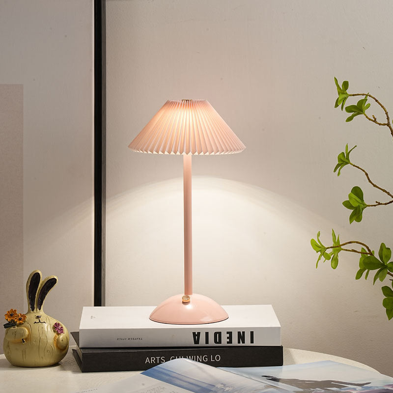 Contemporary Scandinavische Oplaadbare IJzeren Stof Conische Plissé 1-Licht Tafellamp Voor Bedside