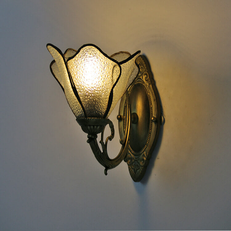 Vintage Tiffany Bloemblaadjes Glas-in-lood 1-Licht Wandlamp