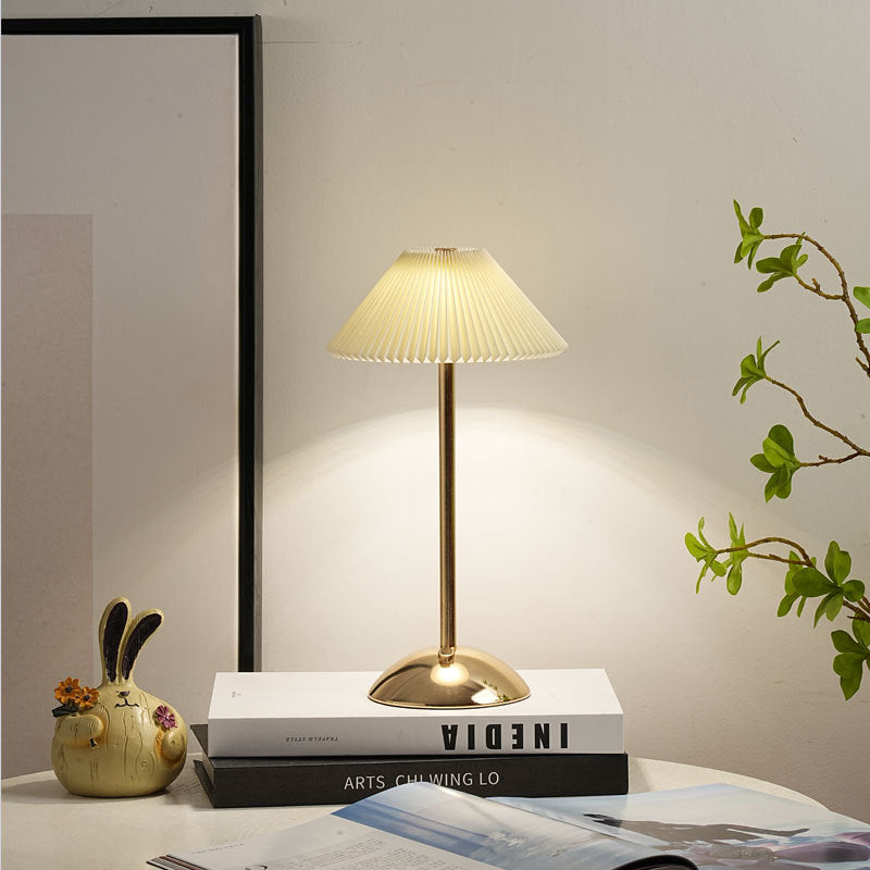 Contemporary Scandinavische Oplaadbare IJzeren Stof Conische Plissé 1-Licht Tafellamp Voor Bedside