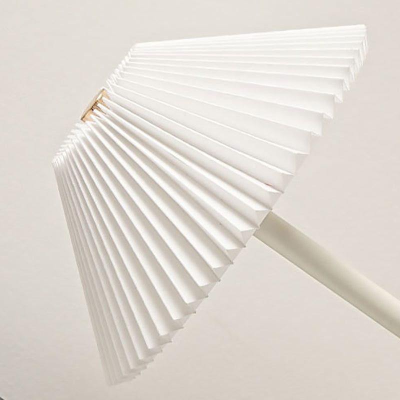 Contemporary Scandinavische Oplaadbare IJzeren Stof Conische Plissé 1-Licht Tafellamp Voor Bedside