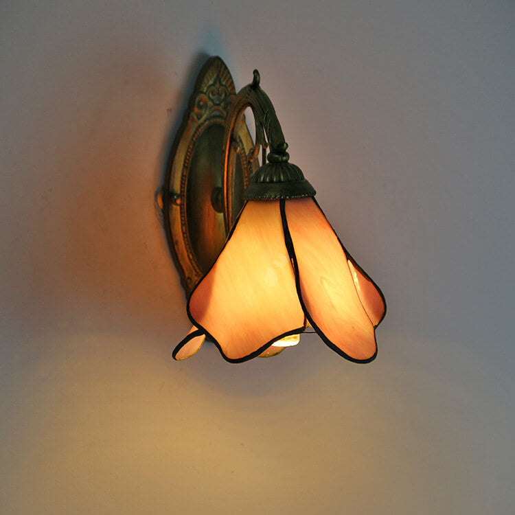 Vintage Tiffany Bloemblaadjes Glas-in-lood 1-Licht Wandlamp