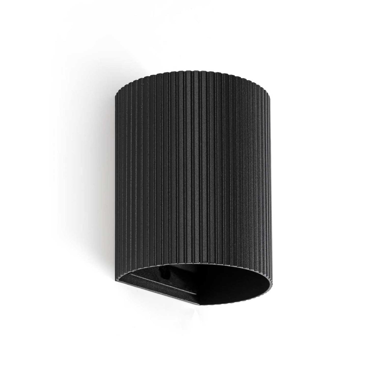 Sole - Geribbelde wandlamp van staal voor de gang