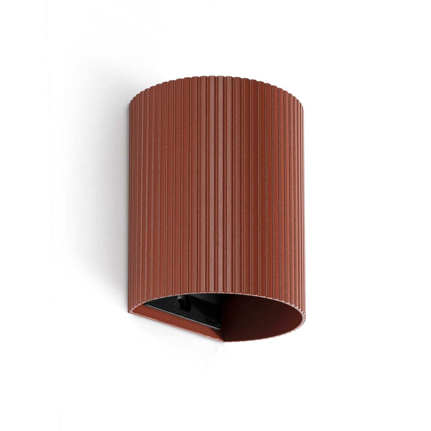 Sole - Geribbelde wandlamp van staal voor de gang