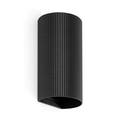 Sole - Geribbelde wandlamp van staal voor de gang