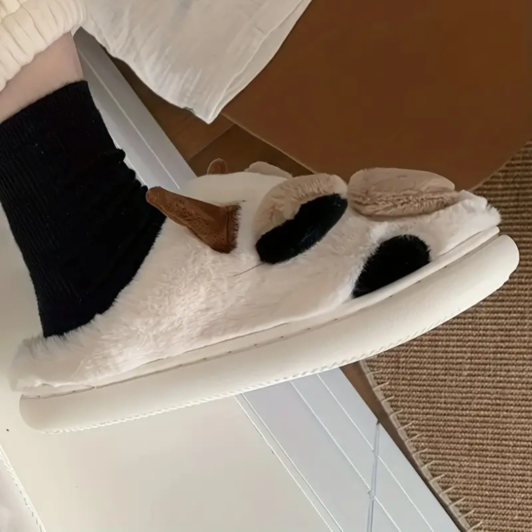 FLUFFY KOE SLIPPERS