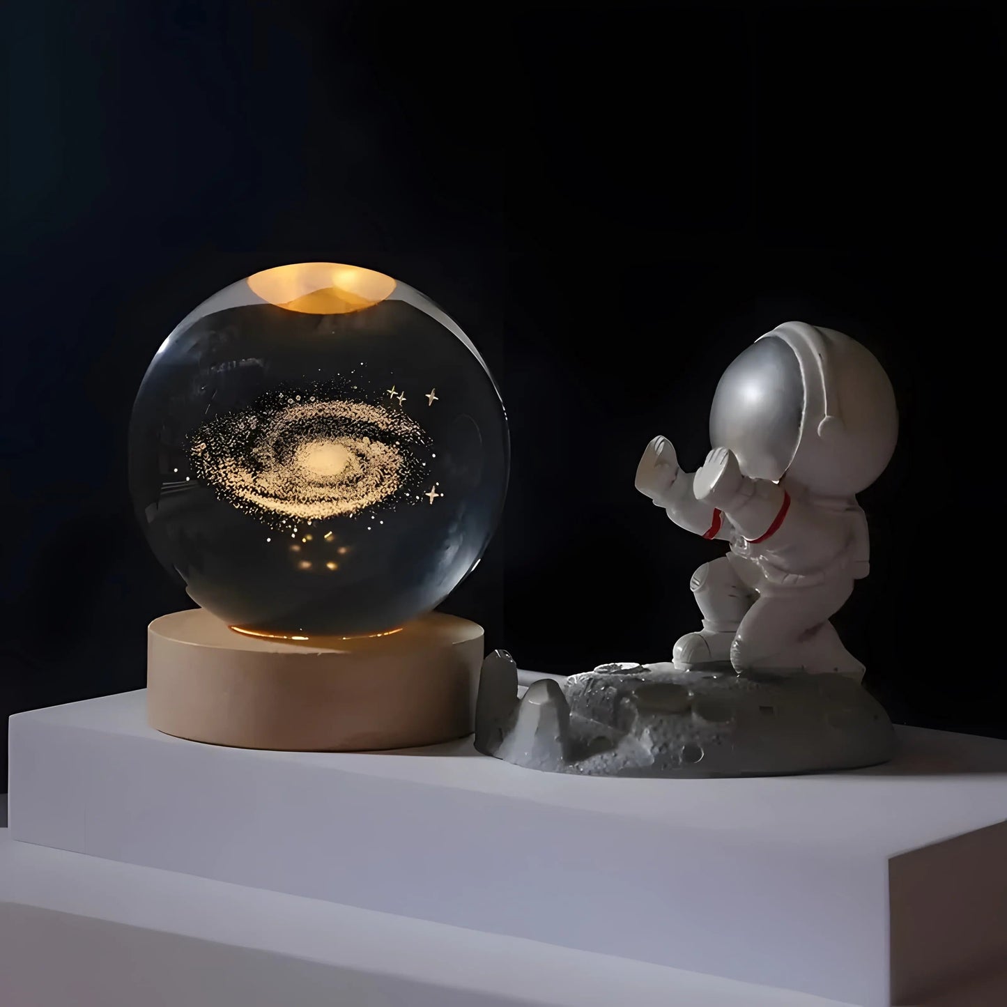 Astra Sphere Lamp