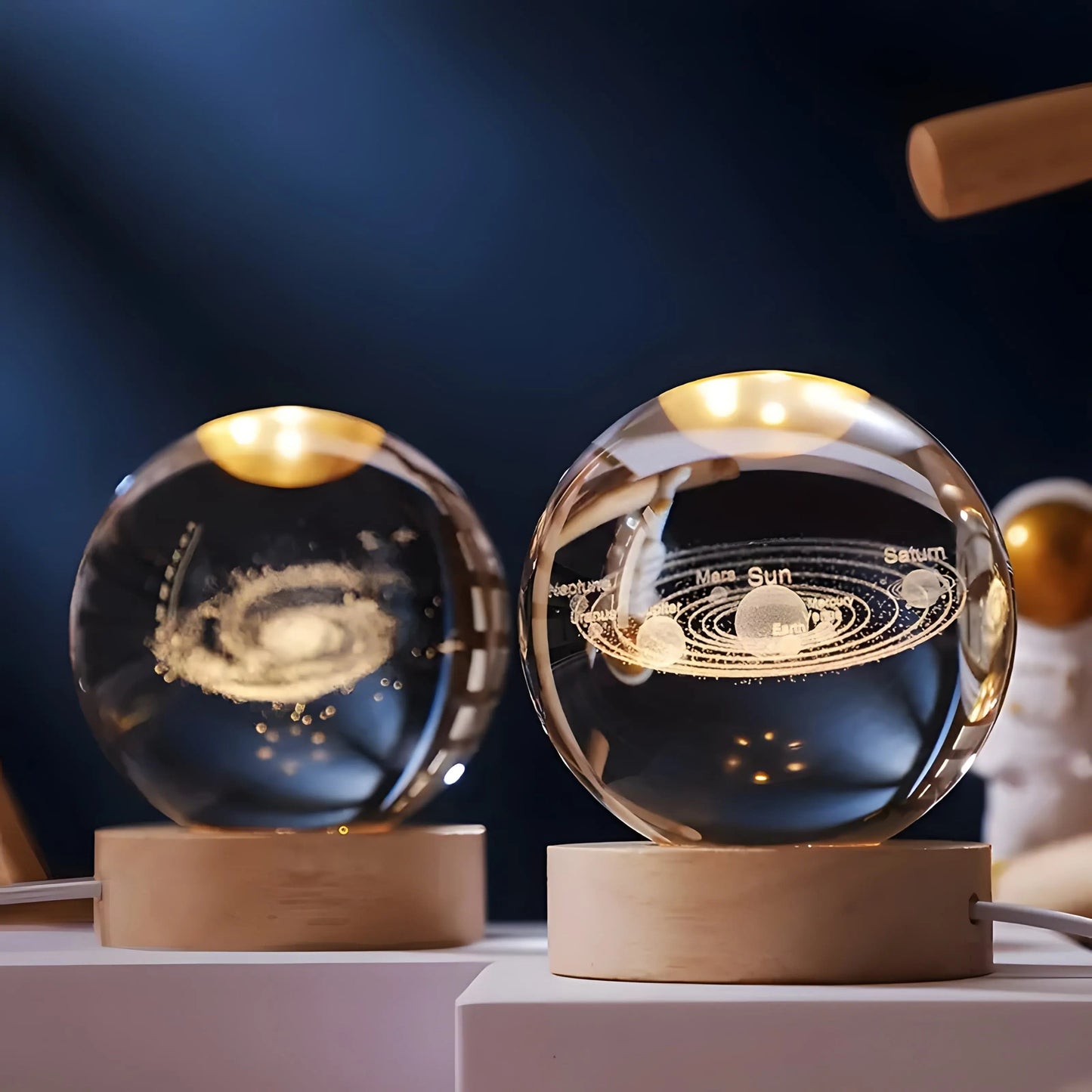 Astra Sphere Lamp