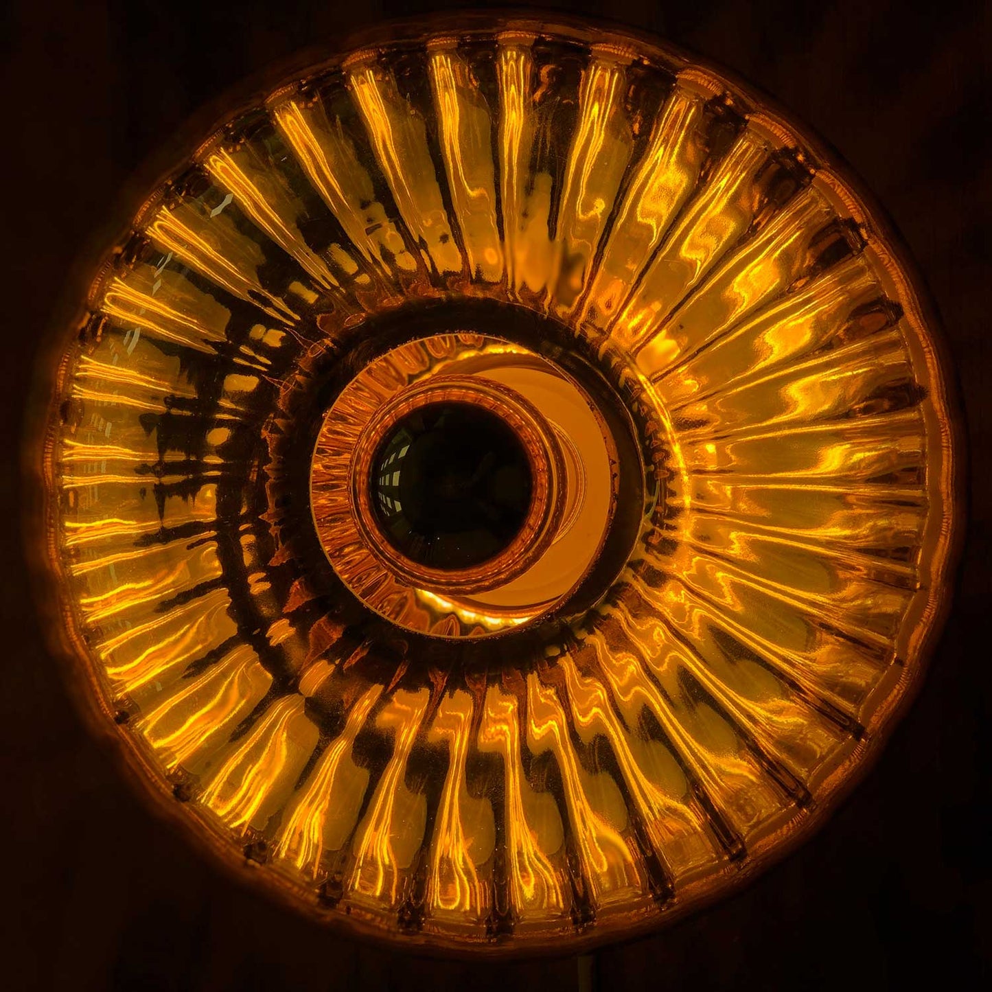Grace - Wandlamp van gekleurd glas in art deco design