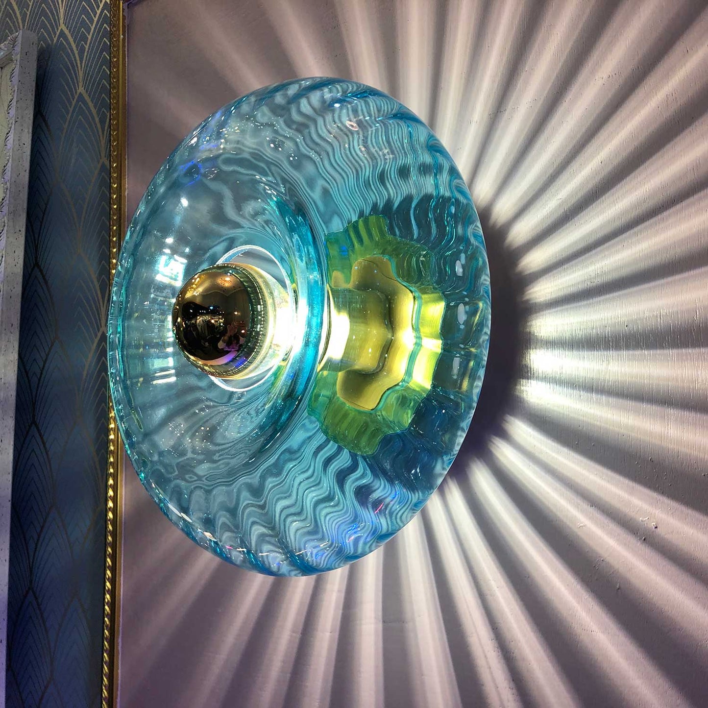 Grace - Wandlamp van gekleurd glas in art deco design