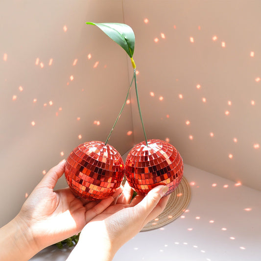 Lunar Cherry Disco Ballen