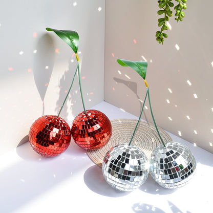 Lunar Cherry Disco Ballen