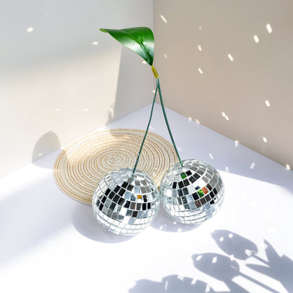 Lunar Cherry Disco Ballen