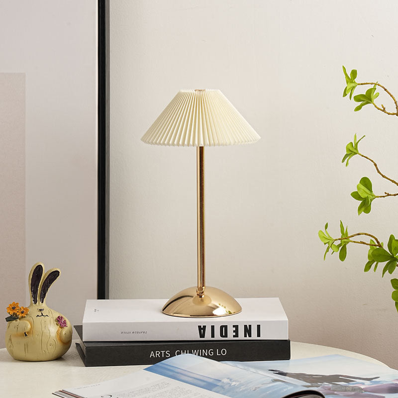 Contemporary Scandinavische Oplaadbare IJzeren Stof Conische Plissé 1-Licht Tafellamp Voor Bedside