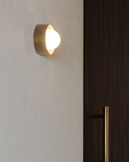 Gekaderde Orb Wandlamp