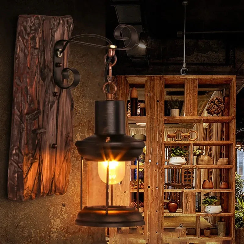 Antiek Industriële Houten Wandlamp Sfeervol