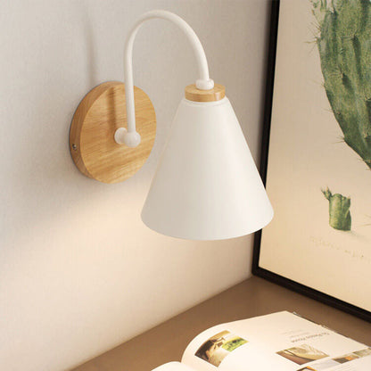 Cone Wandlamp met Houten Voet