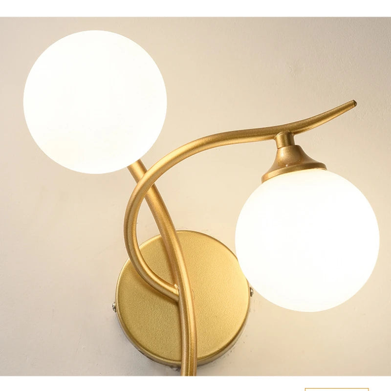 Zwart en Goud Bolvormige Wandlamp