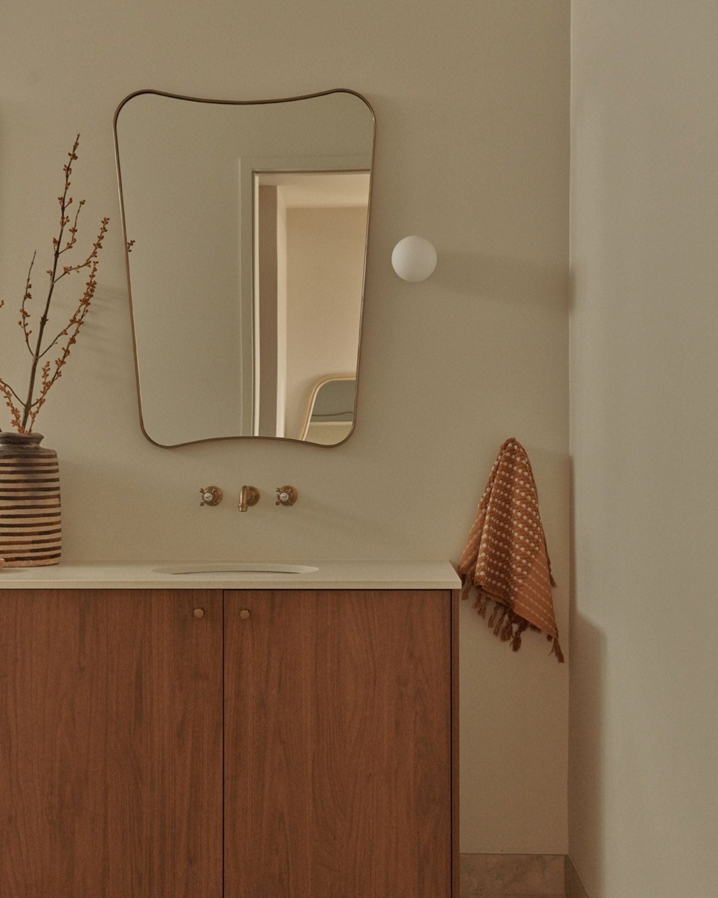 Minimalistische Sphere Wandlamp