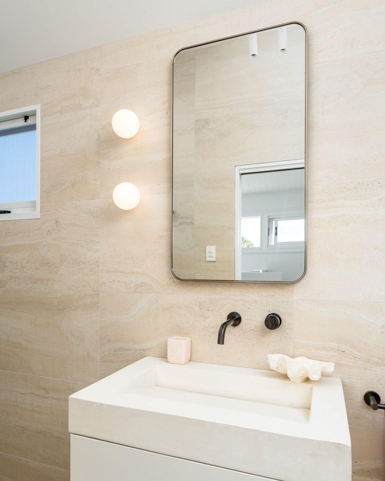 Minimalistische Sphere Wandlamp