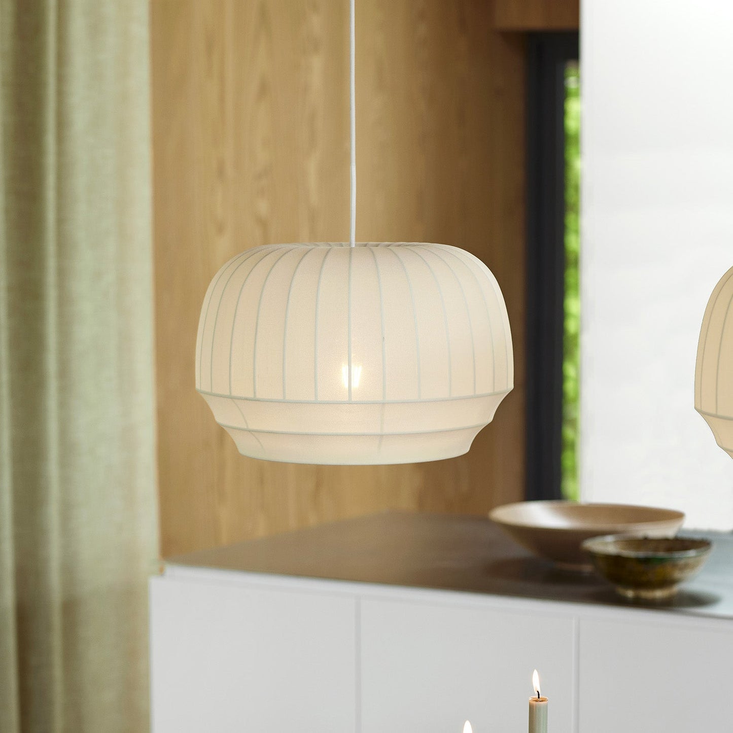 Tradition - Witte stoffen hanglamp in Japandi-stijl, ontwerp door een designer