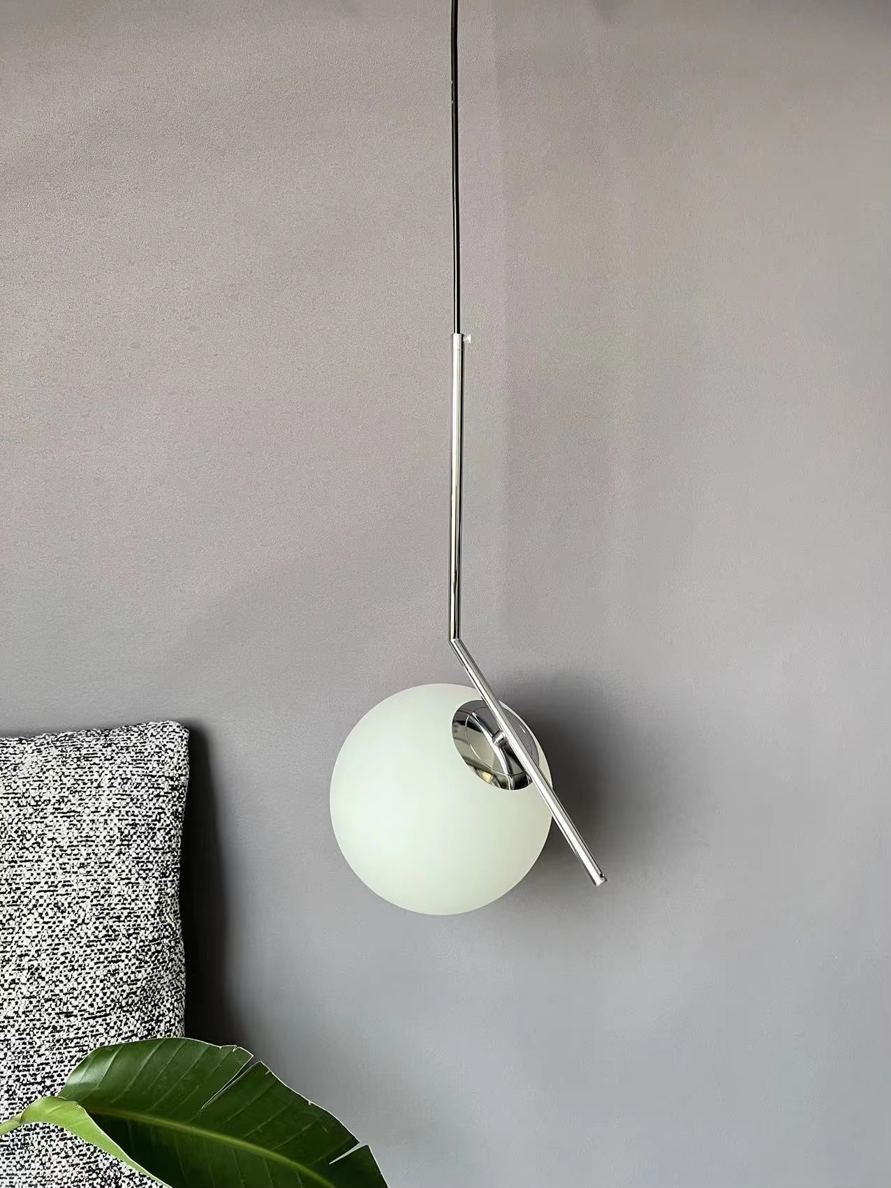 Metalen glazen bol hanglamp